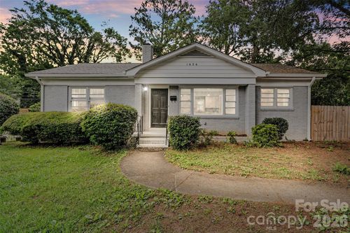 1626 Taylor Ave, Charlotte, NC, 28216-4542 | Card Image