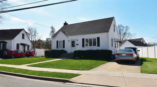 6 Sullivan Rd, Farmingdale, NY, 11735-2344 | Card Image