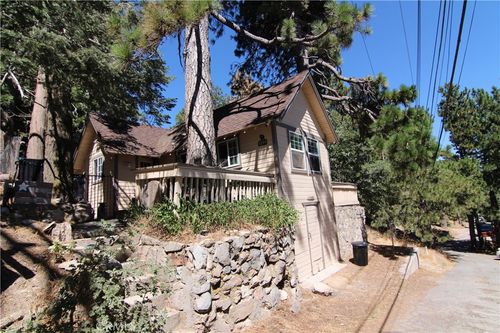 1109 Scenic Way, Rimforest, CA, 92378 | Card Image