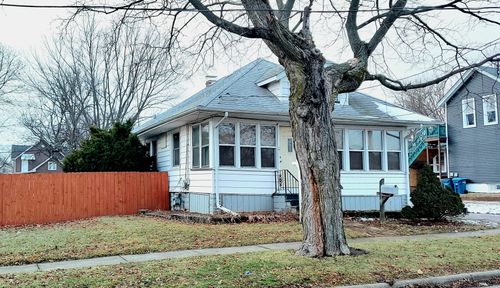 628 Monroe St, Aurora, IL, 60505-2529 | Card Image