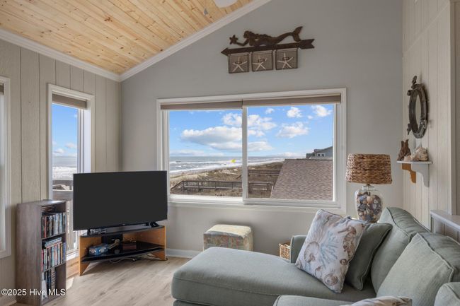 WEST - 2003 Ocean Dr, Townhouse with 4 bedrooms, 3 bathrooms and null parking in Emerald Isle NC | Image 14