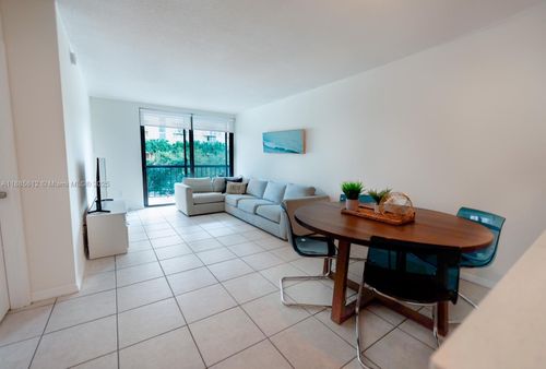 apt-307-2345 Ne 135th St, North Miami, FL, 33181-3547 | Card Image