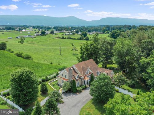 111 Chickadee Ct, Woodstock, VA, 22664-4042 | Card Image