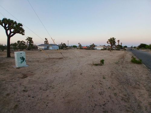 57752 Pimlico St, Yucca Valley, CA, 92284-8631 | Card Image