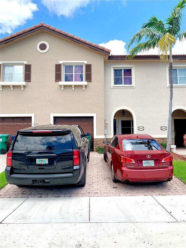 885 - 8885 Sw 221st Ter, Townhouse with 3 bedrooms, 2 bathrooms and null parking in Cutler Bay FL | Image 1