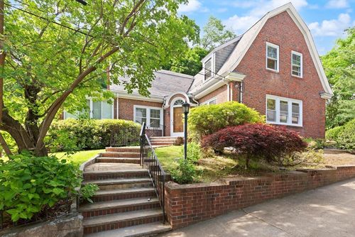 35 Arden Rd, Watertown, MA, 02472-1393 | Card Image