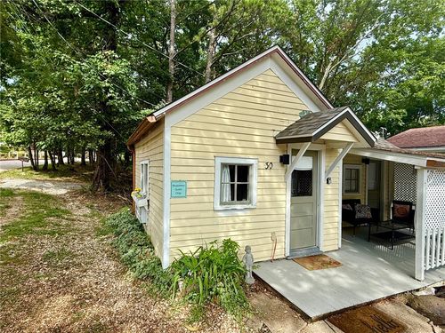 30 Kingshighway, Eureka Springs, AR, 72632-3528 | Card Image