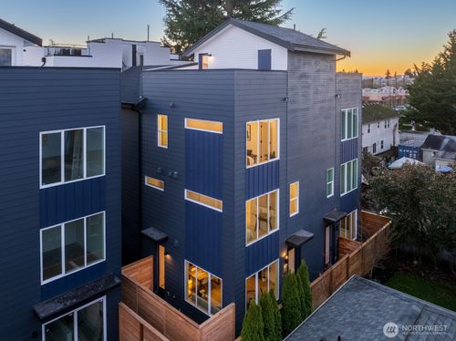 9017 13th Ave Nw, Seattle, WA, 98117-3406 | Card Image