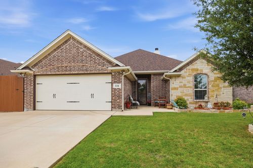 134 Donna Cir, Granbury, TX, 76049-7492 | Card Image