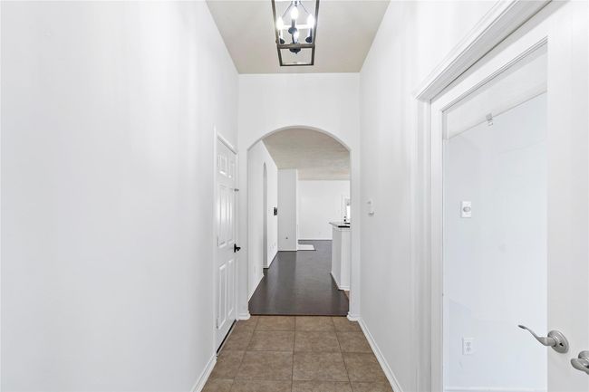 23307 W Pine Ivy Ln, House other with 4 bedrooms, 2 bathrooms and 2 parking in Tomball TX | Image 4