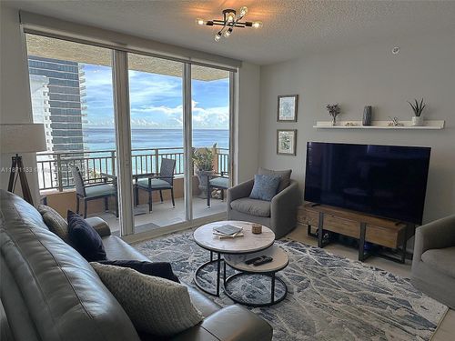 lph06-2080 S Ocean Dr, Hallandale Beach, FL, 33009-6677 | Card Image