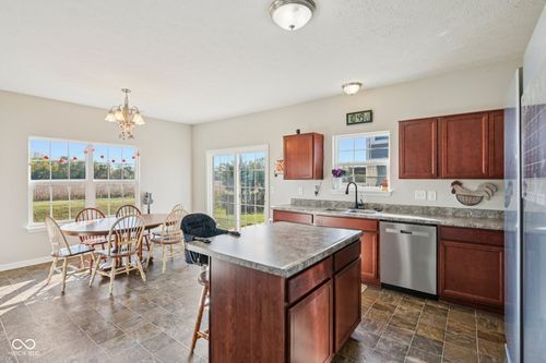 1749 N Creekwater Pass, Greenfield, IN, 46140-1281 | Card Image