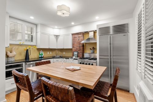 townhouse-22 Shawmut St, Boston, MA, 02116-5408 | Card Image
