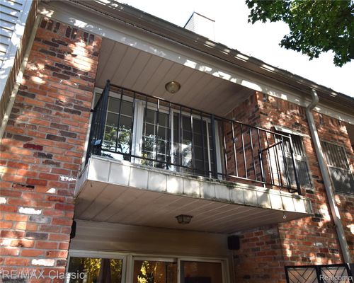 apt-e-1635 Huntington Park, Rochester Hills, MI, 48309-2203 | Card Image