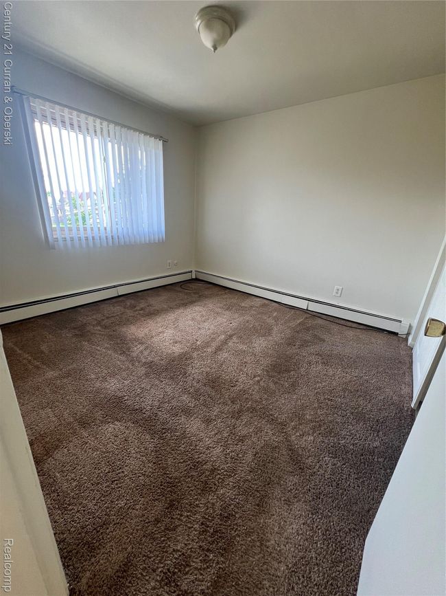 Living room side view | Image 5
