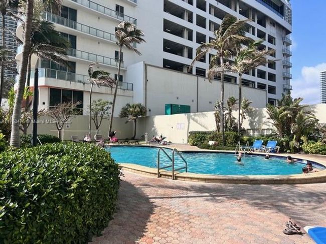 4G - 4001 S Ocean Dr, Condo with 1 bedrooms, 2 bathrooms and null parking in Hollywood FL | Image 32