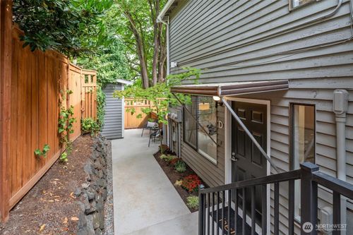 apt-d-202 25th Ave E, Seattle, WA, 98112-5466 | Card Image
