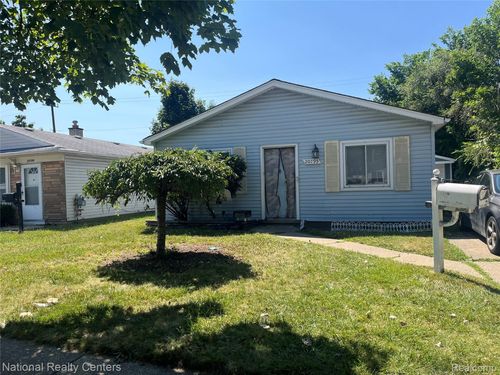 20795 Helle Ave, Warren, MI, 48089-3130 | Card Image
