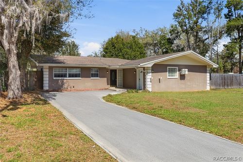 9451 W Green Bay Ln, Crystal River, FL, 34428-6044 | Card Image