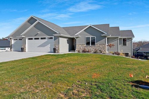 2121 Durum Court, SUAMICO, WI, 54313 | Card Image