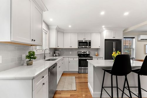 2-22 Pond St, Amesbury, MA, 01913 | Card Image