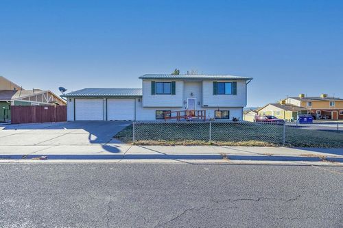 3209 E Hall Ct, Clifton, CO, 81520-7840 | Card Image