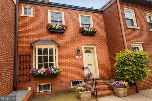 43-1104 Lombard St, PHILADELPHIA, PA, 19147-1231 | Card Image