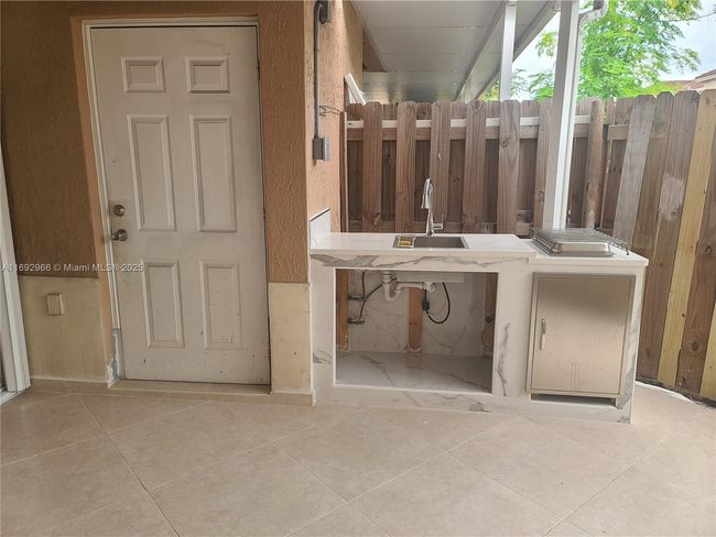 UNIT-103 - 300 E 4 Th St, Condo with 3 bedrooms, 2 bathrooms and null parking in Hialeah FL | Image 11