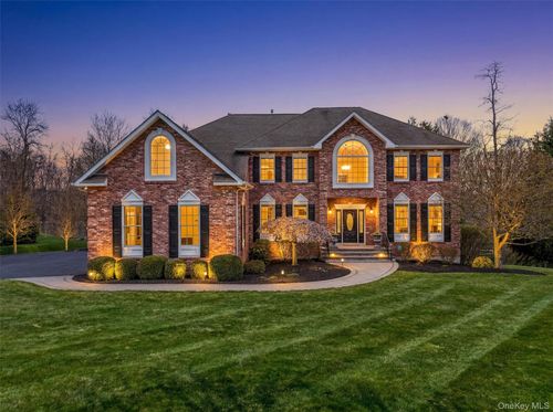 196 Country Club Rd, East Fishkill, NY, 12533-6284 | Card Image