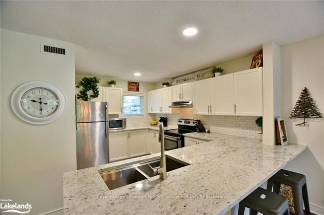 904 Cedarpointe Crt, Condo with 3 bedrooms, 2 bathrooms and 1 parking in Collingwood ON | Image 26