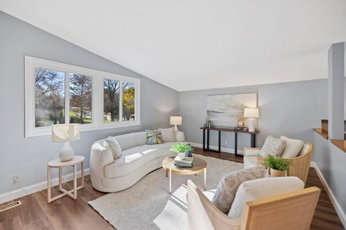 8621 Darnel Rd, Eden Prairie, MN, 55344-3906 | Card Image