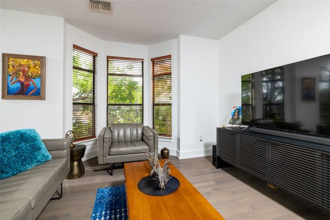 APT-330 - 4333 Gilbert Ave, Condo with 2 bedrooms, 2 bathrooms and null parking in Dallas TX | Image 18