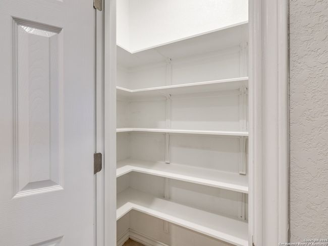 5627 Chestnut Xing, House other with 3 bedrooms, 3 bathrooms and null parking in San Antonio TX | Image 20