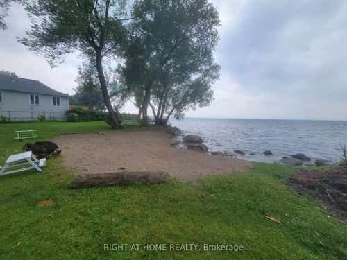 215 Bayview Ave, Keswick, ON, L4P2T3 | Card Image