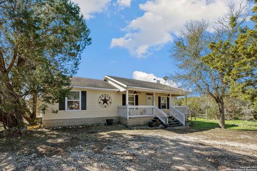 1456 Green Meadow Ln, Spring Branch, TX, 78070-5362 | Card Image