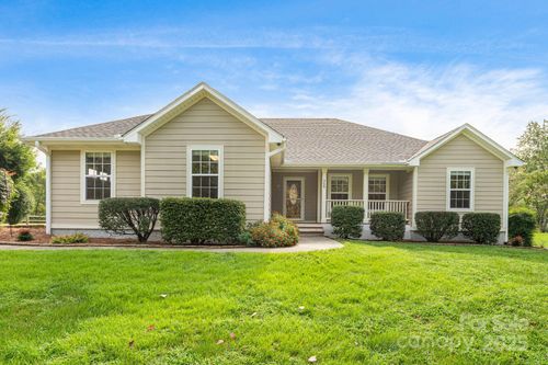 368 Bailey Mountain Rd, Mars Hill, NC, 28754-6371 | Card Image