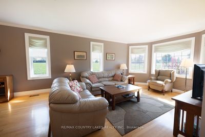 725 Regional Rd 12, House other with 3 bedrooms, 3 bathrooms and 12 parking in Brock ON | Image 3