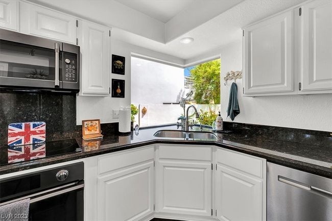 240 Windsong Dr, House other with 3 bedrooms, 2 bathrooms and null parking in Henderson NV | Image 14