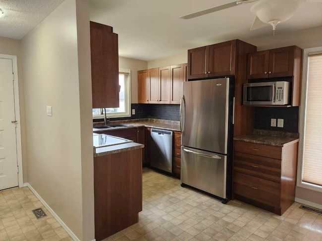 5002 53 Avenue, House other with 3 bedrooms, 2 bathrooms and 4 parking in Kitscoty AB | Image 6