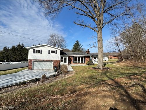 943 Pine St, Belpre, OH, 45714-1367 | Card Image