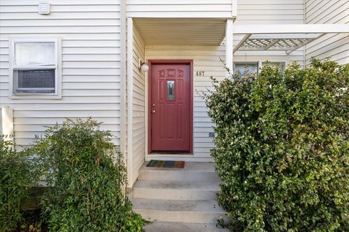 487 Tulipan Way, Talent, OR, 97540-8630 | Card Image