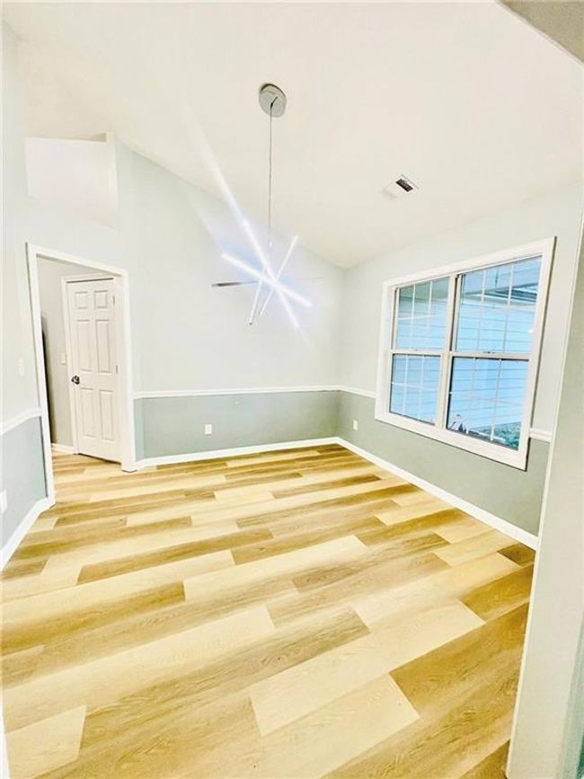 7675 Lanier View Rdg, House other with 3 bedrooms, 2 bathrooms and 2 parking in Cumming GA | Image 16