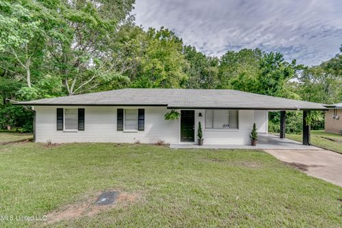 667 Queen Cir, Jackson, MS, 39209-2214 | Card Image