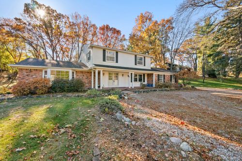 26075 Woodlore Rd, Franklin, MI, 48025-1231 | Card Image