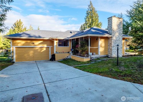 126 Leslie Ln, Sequim, WA, 98382-9384 | Card Image