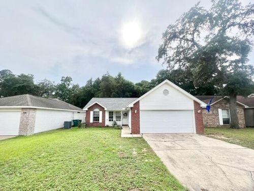 132 Wright Cir, Niceville, FL, 32578-4230 | Card Image