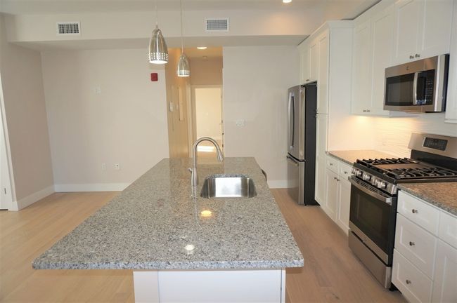 APT-6 - 99 Moody St, Condo with 2 bedrooms, 2 bathrooms and 1 parking in Waltham MA | Image 5
