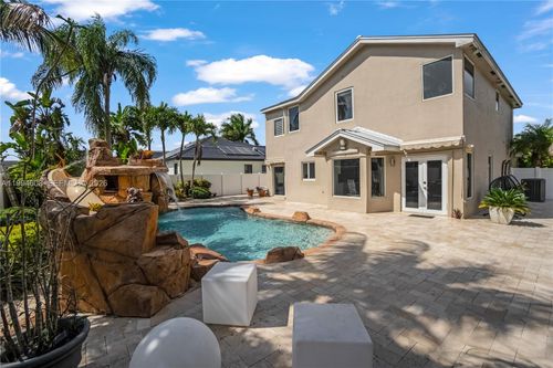 612 Sw 179th Ave, Pembroke Pines, FL, 33029-4108 | Card Image