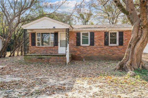 614 Hall St, Laurinburg, NC, 28352-4946 | Card Image