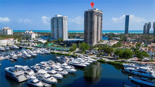 19k-19667 Turnberry Way, Aventura, FL, 33180-2515 | Card Image